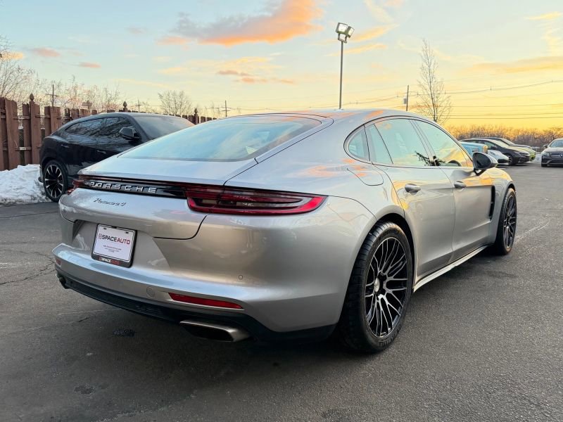Used 2018 Porsche Panamera 4 w/ Premium Package image 5