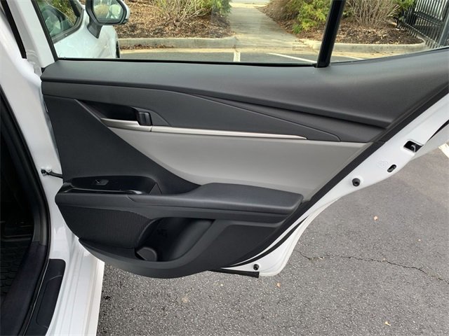 Used 2025 Toyota Camry SE image 11