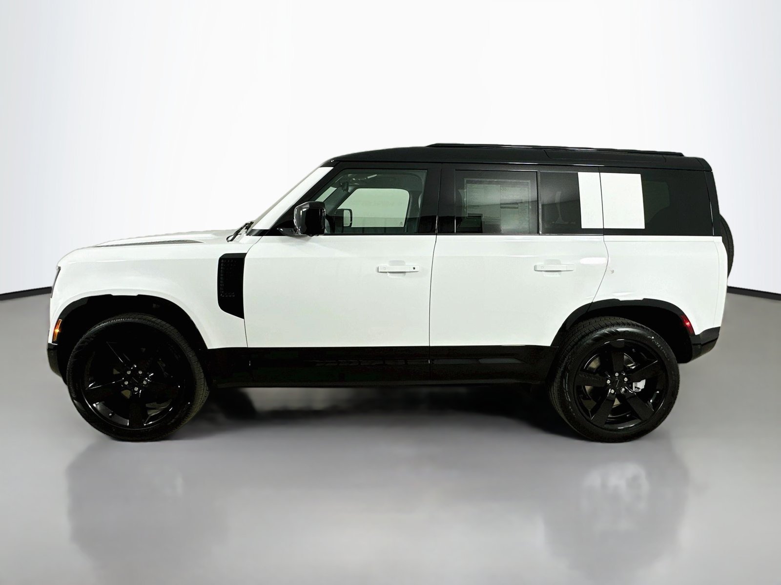 New 2026 Land Rover Defender 110 X-Dynamic SE AWD/4WD image 8