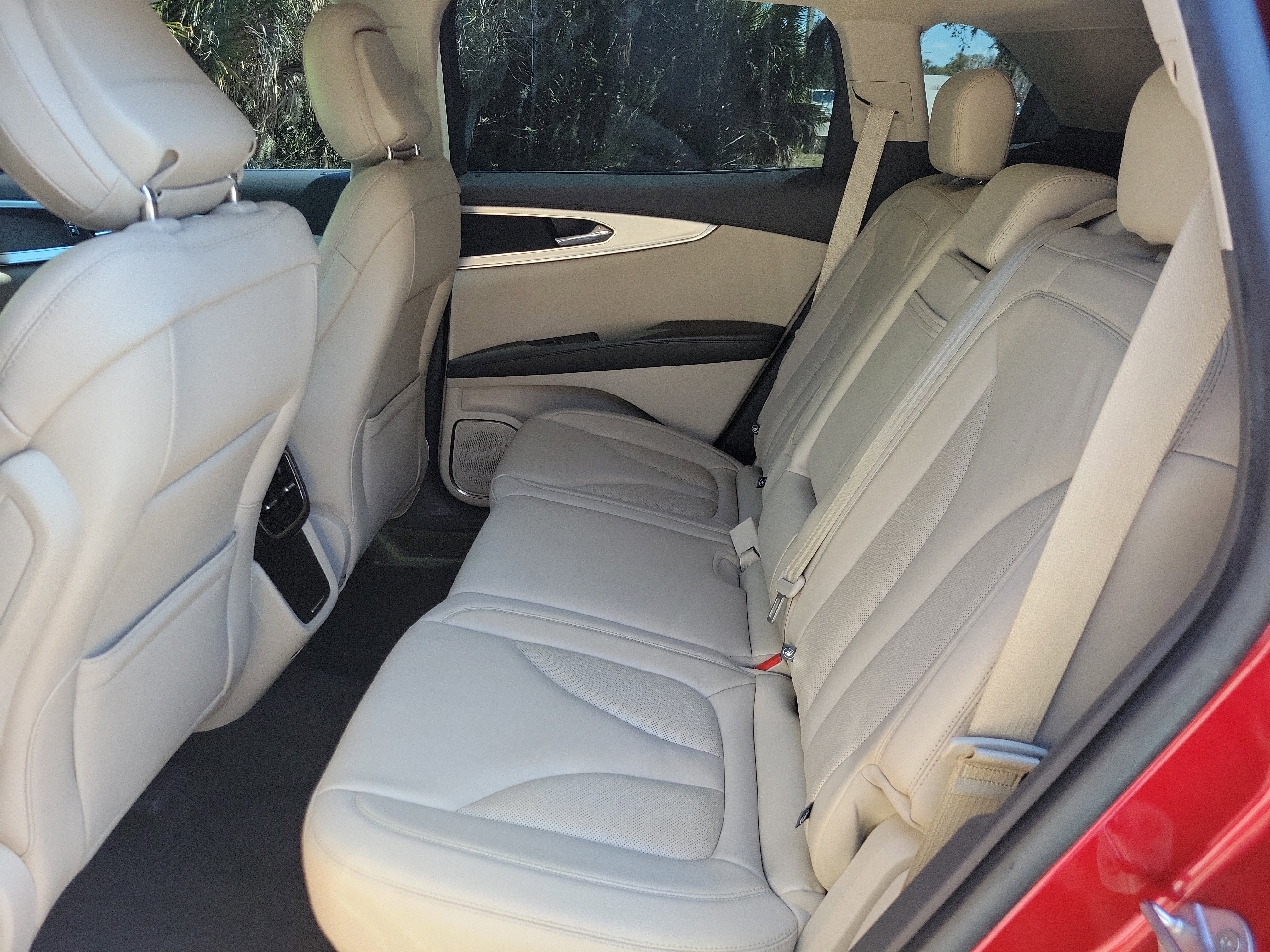 Used 2020 Lincoln Nautilus FWD w/ Equipment Group 101A image 17