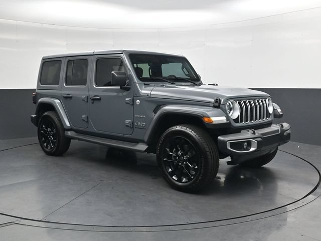 Used 2024 Jeep Wrangler Unlimited Sahara w/ Technology Group AWD/4WD image 2