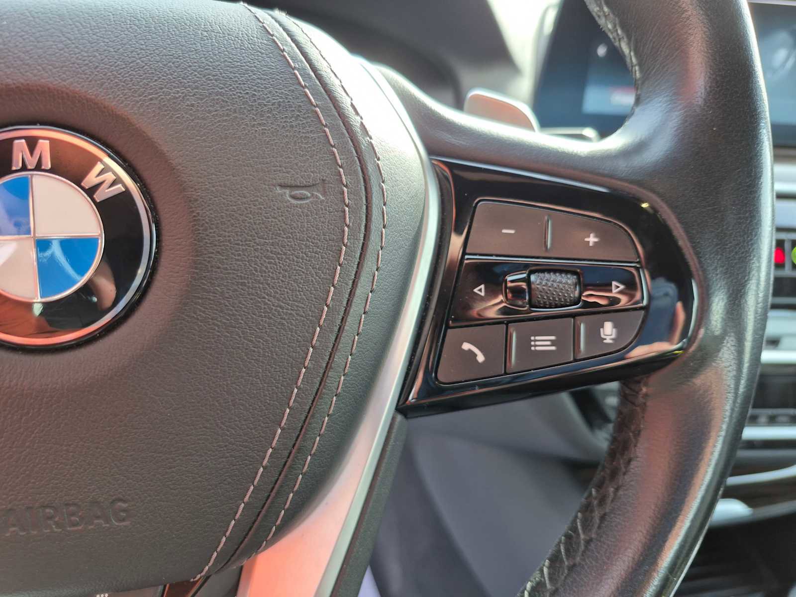 Used 2020 BMW 530i xDrive w/ Convenience Package image 19