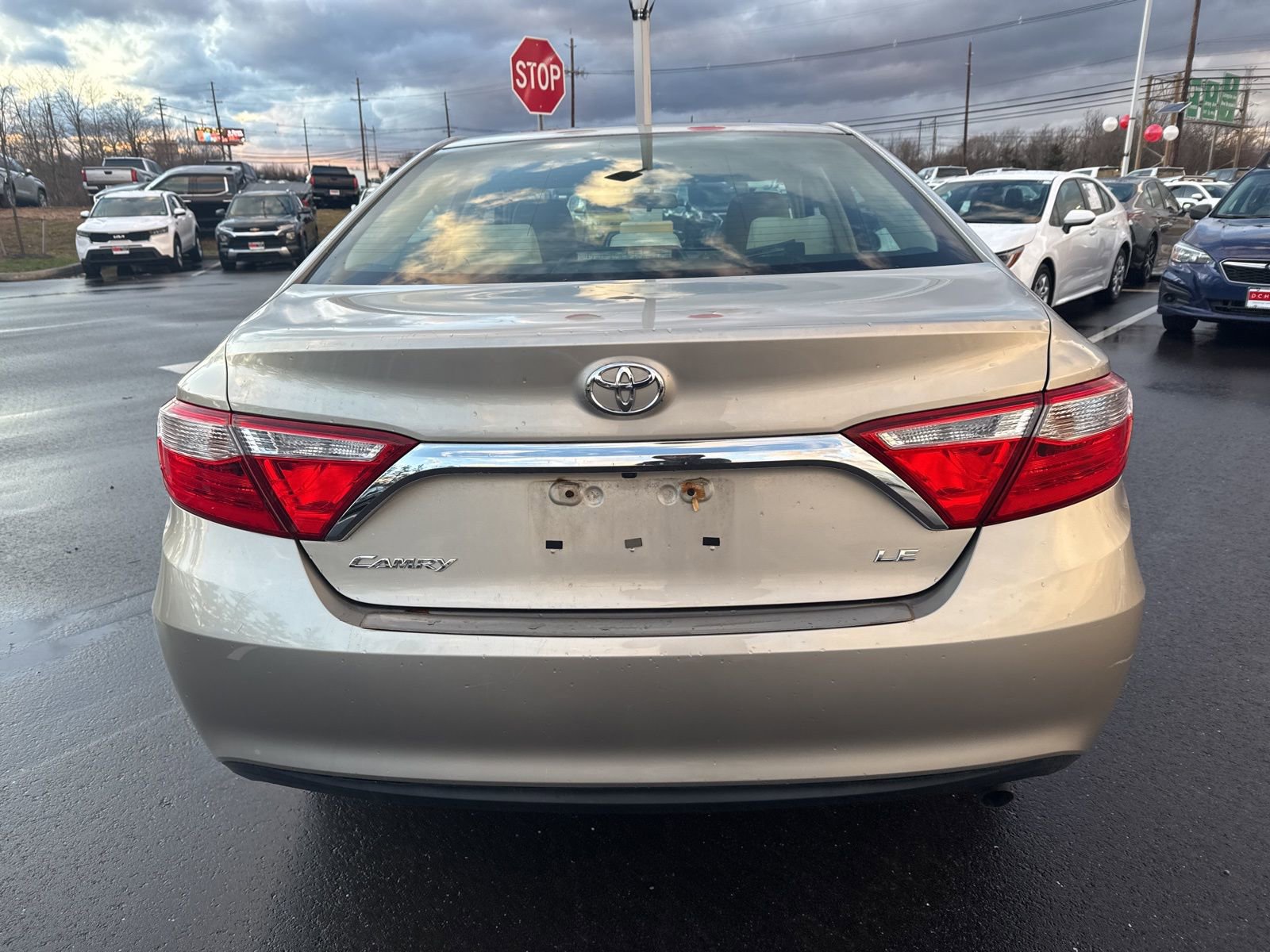 Used 2016 Toyota Camry LE image 6