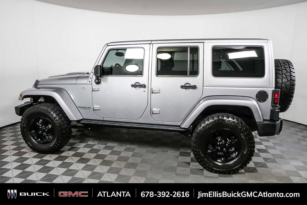 Used 2015 Jeep Wrangler Unlimited Sahara AWD/4WD image 27
