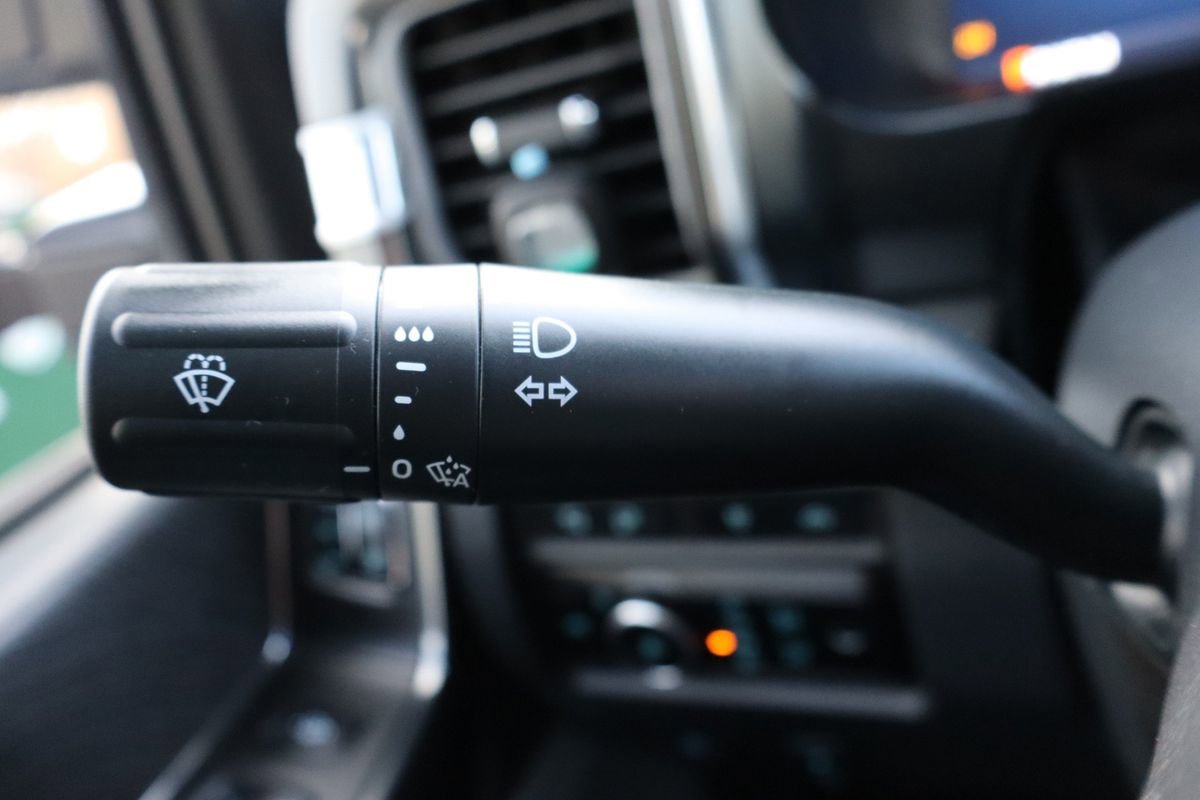 Used 2024 Ford F250 Platinum image 32