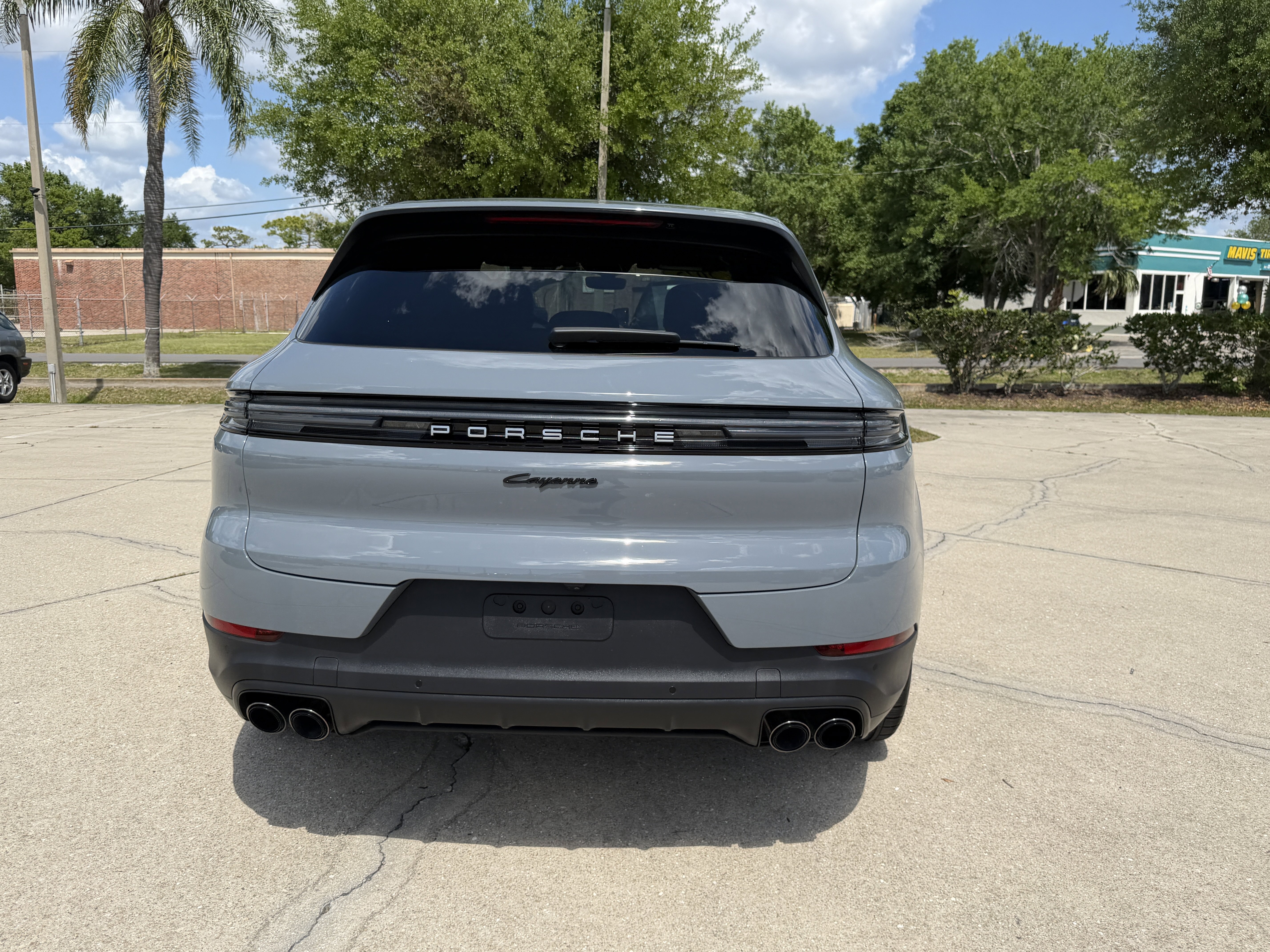 Used 2025 Porsche Cayenne E-Hybrid image 4