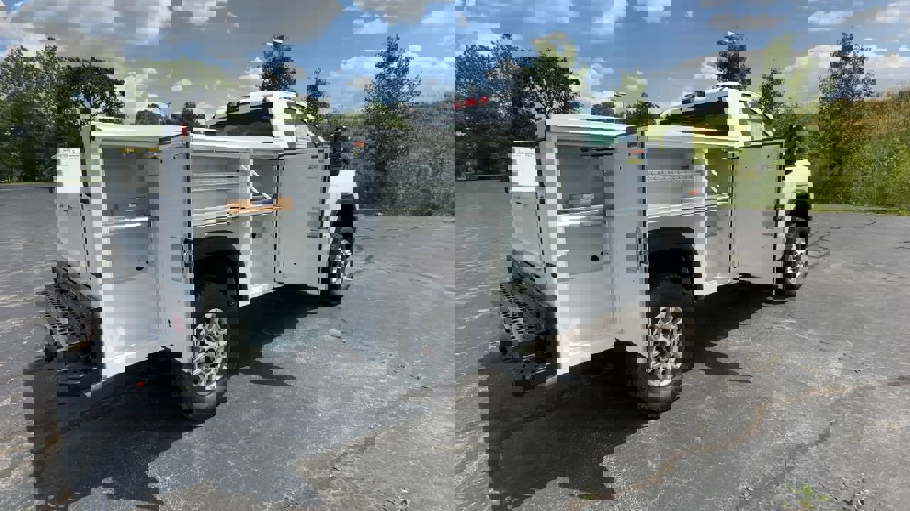 New 2025 GMC Sierra 2500 Pro w/ Convenience Package image 8