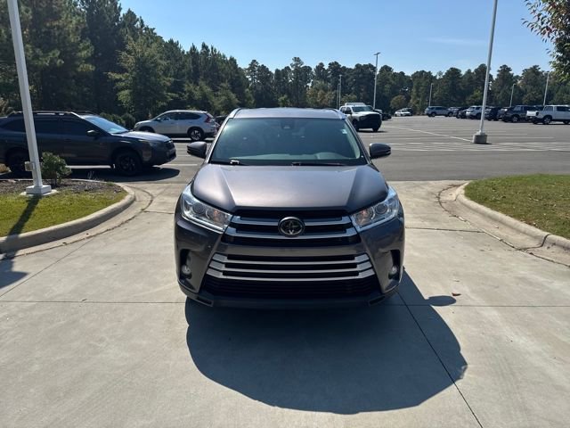 Used 2019 Toyota Highlander XLE image 3
