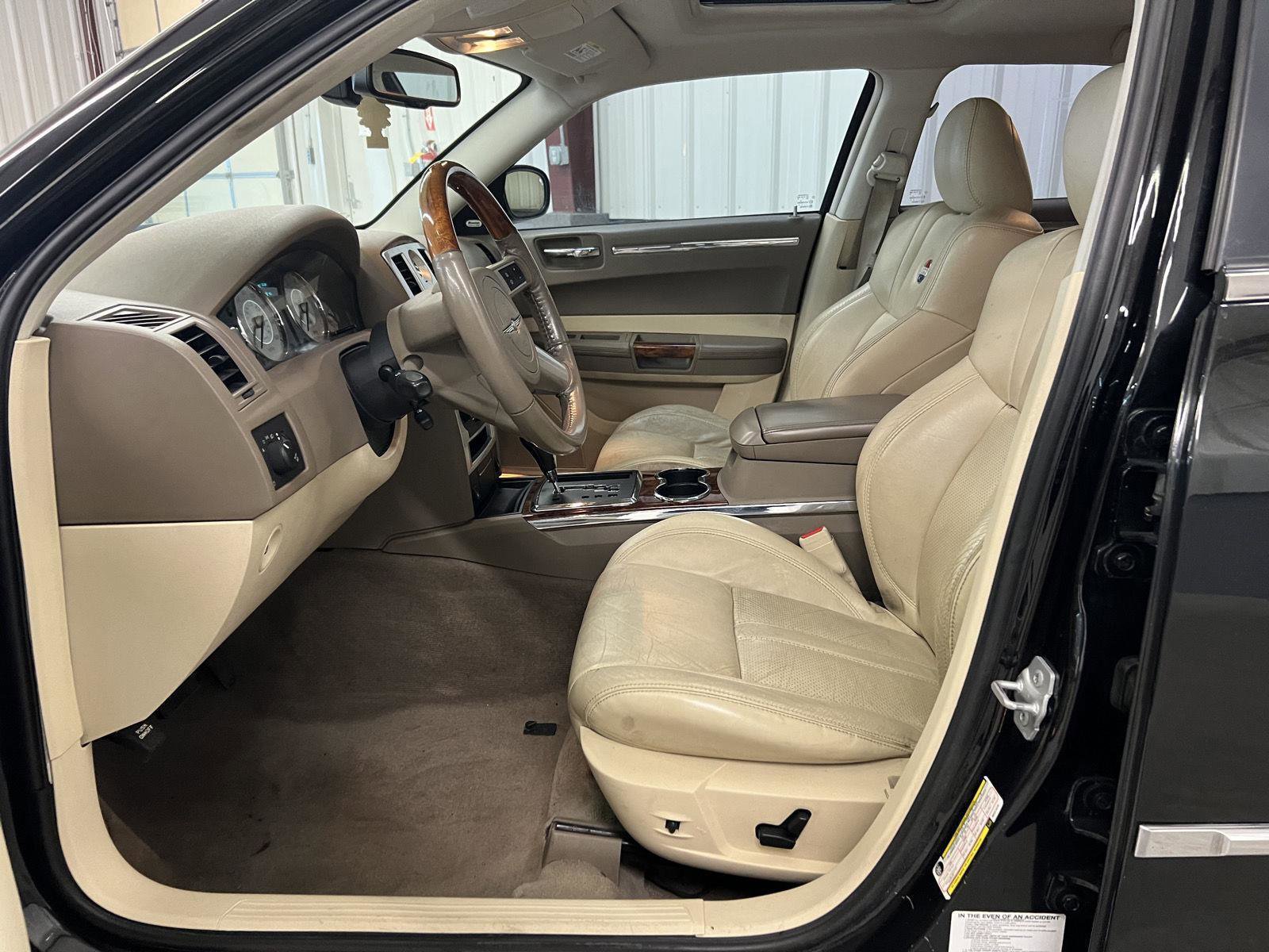 Used 2008 Chrysler 300 C image 18