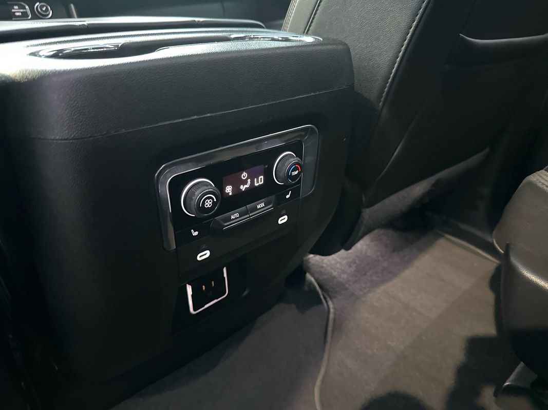 Used 2023 Chevrolet Suburban High Country w/ Premium Package 2 image 32