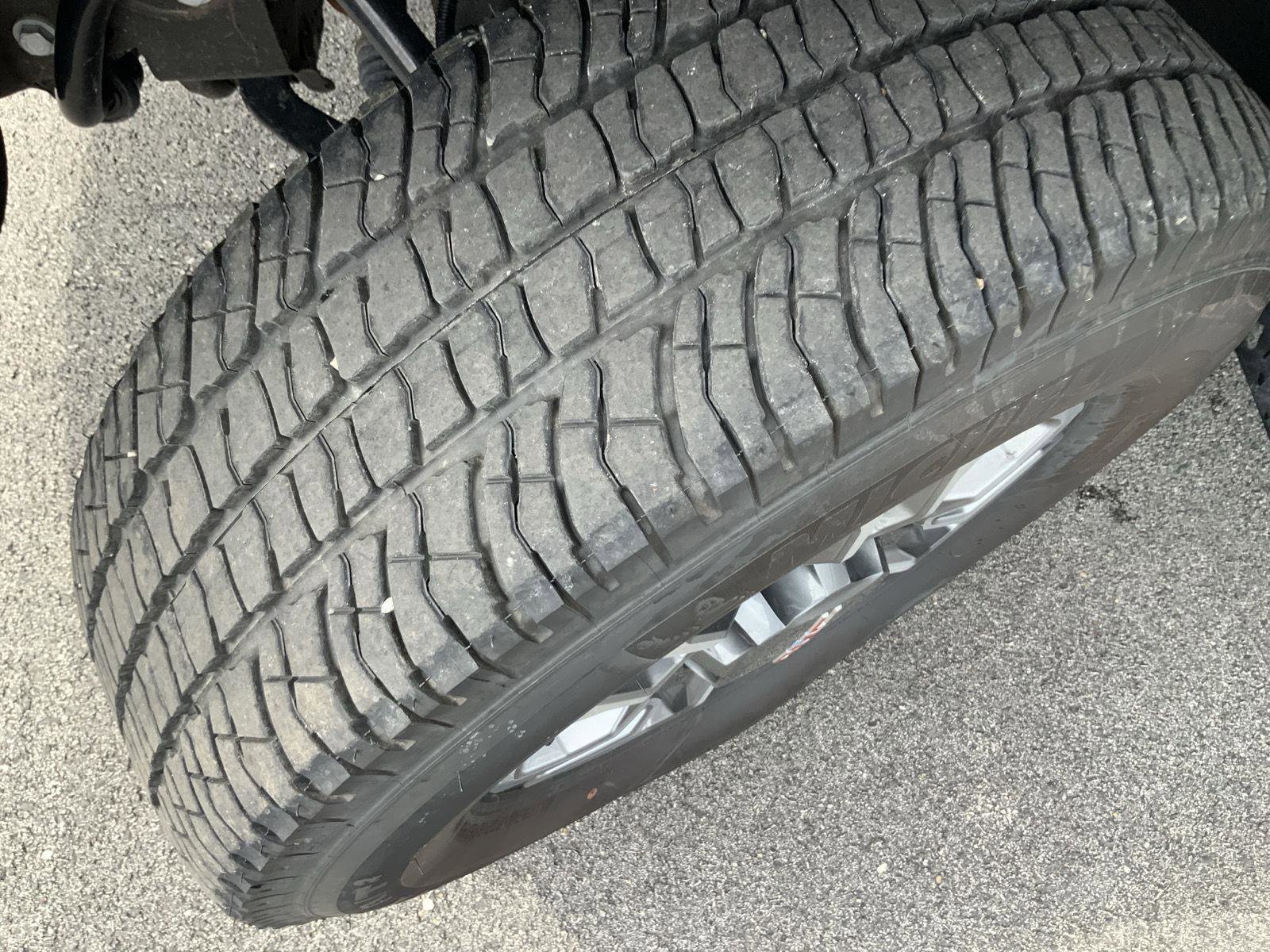 Used 2025 GMC Sierra 2500 SLE w/ SLE Convenience Package image 19