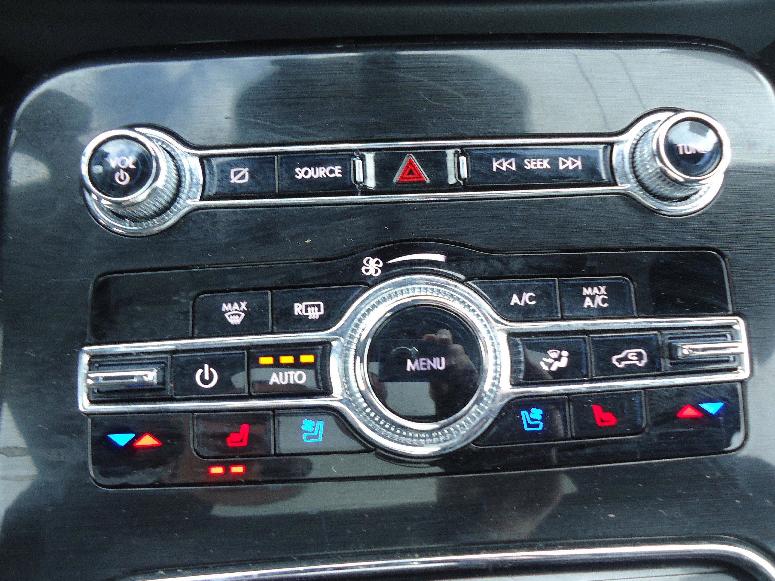 Used 2023 Lincoln Nautilus Reserve w/ Equipment Group 202A image 19