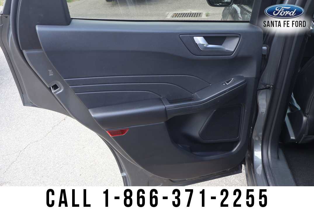 Used 2025 Ford Escape SE FWD image 14