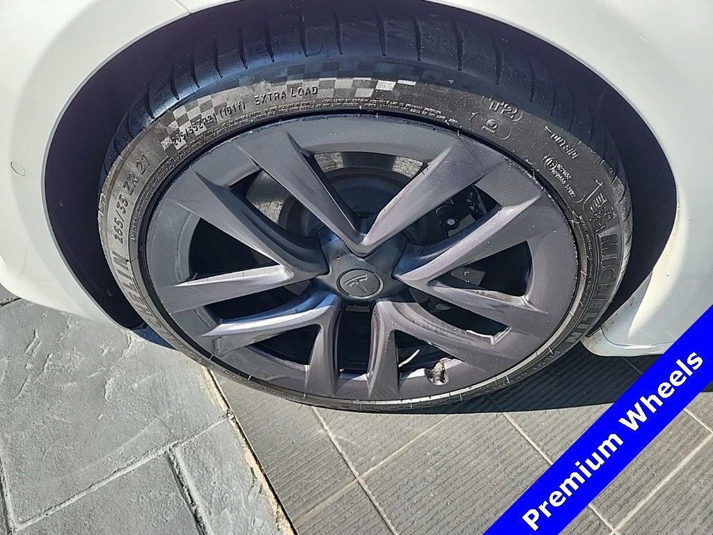 Used 2021 Tesla Model S Plaid image 6