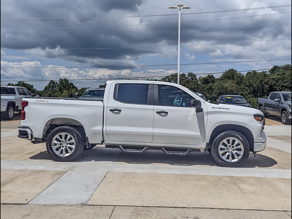Used 2022 Chevrolet Silverado 1500 Custom AWD/4WD image 6