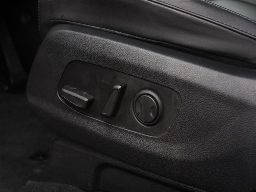 Used 2023 Kia Carnival LX image 7