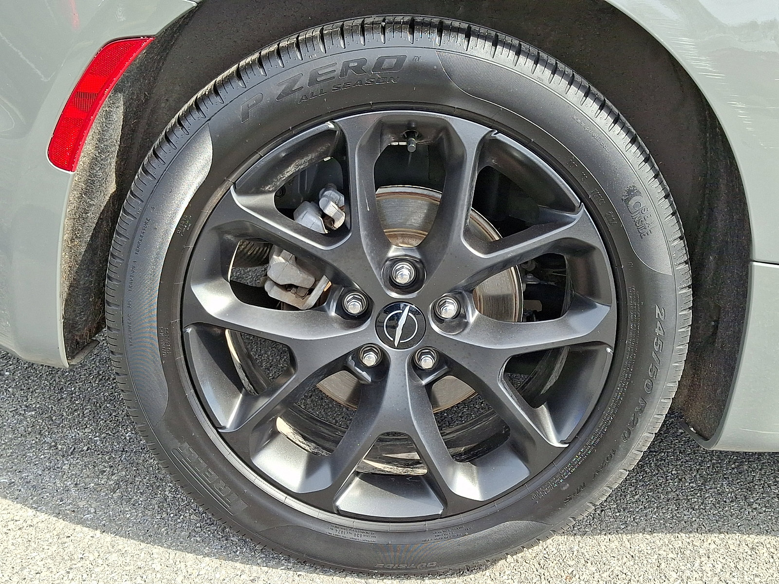 Used 2025 Chrysler Pacifica Limited image 8