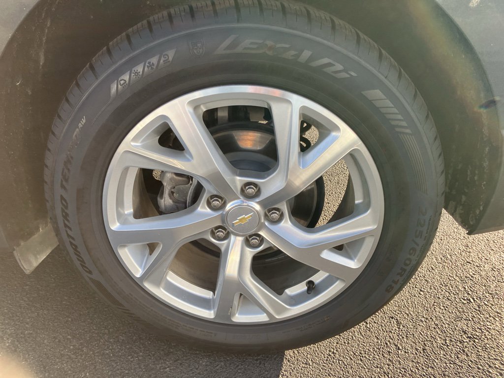 Used 2019 Chevrolet Equinox LT w/ Sun & Navigation Package image 12