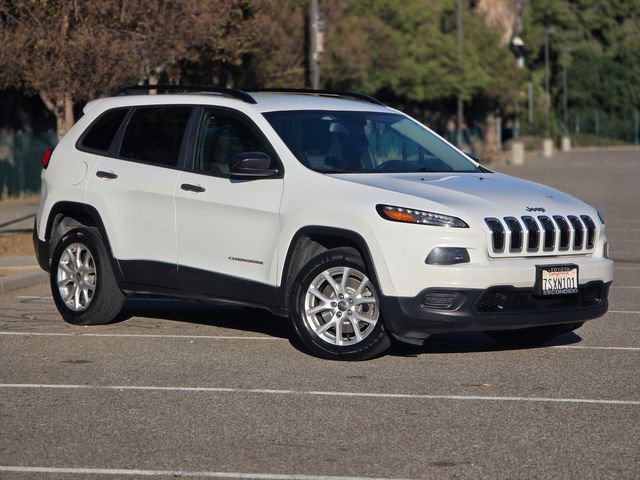 Used 2016 Jeep Cherokee Sport image 3