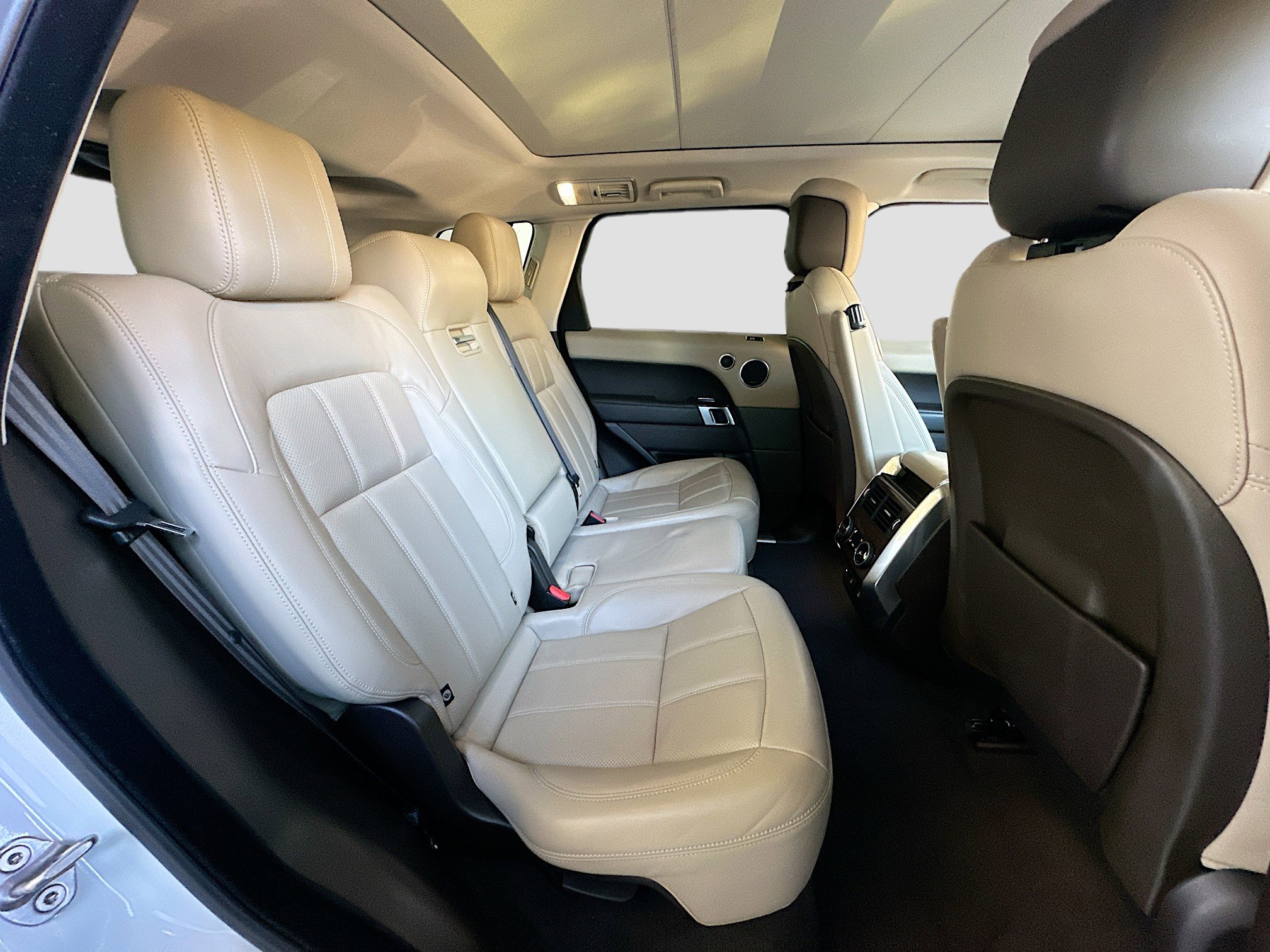 Used 2021 Land Rover Range Rover Sport HSE Silver Edition image 28