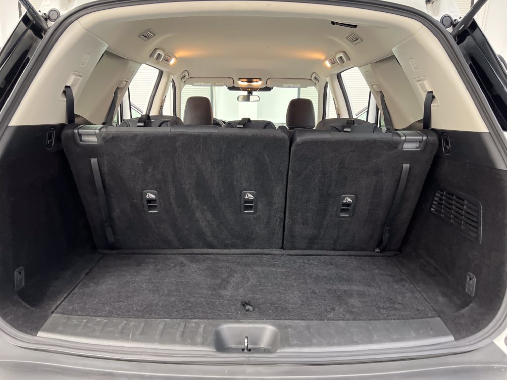 Used 2024 Nissan Pathfinder SV FWD image 38