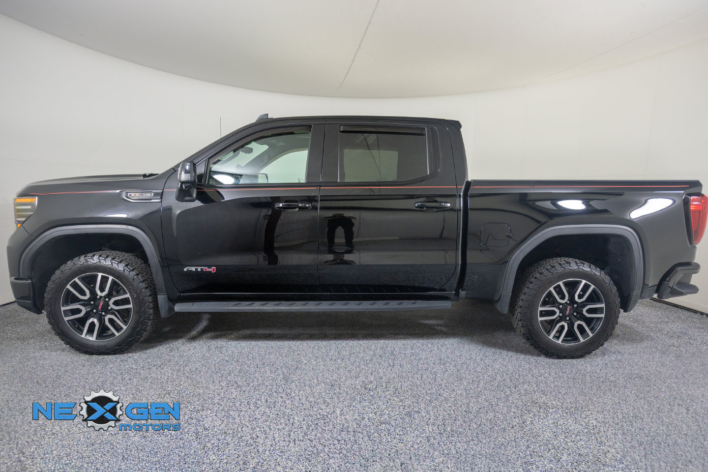 Used 2022 GMC Sierra 1500 AT4 w/ AT4 Premium Package AWD/4WD image 26