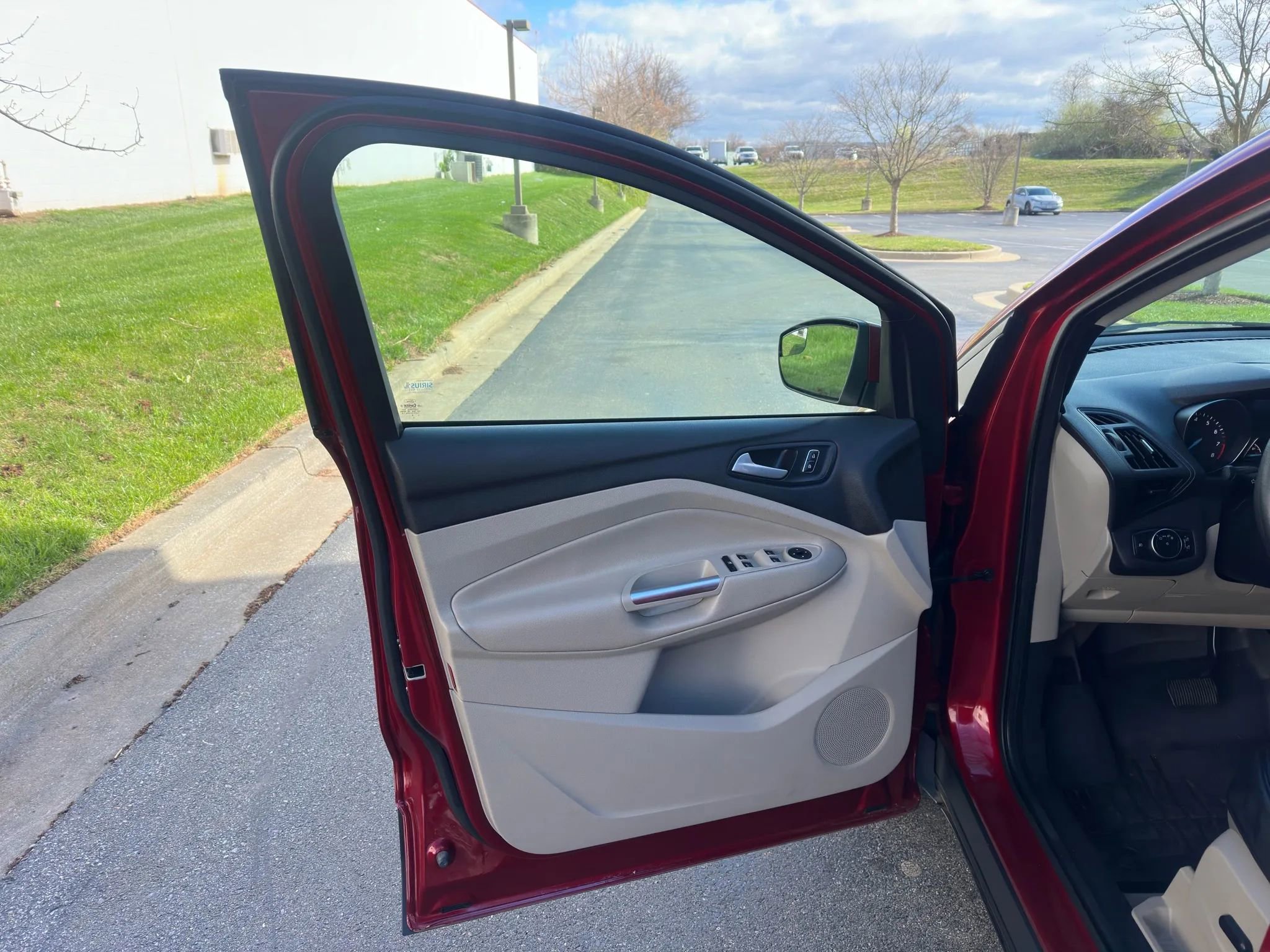 Used 2015 Ford Escape SE image 10