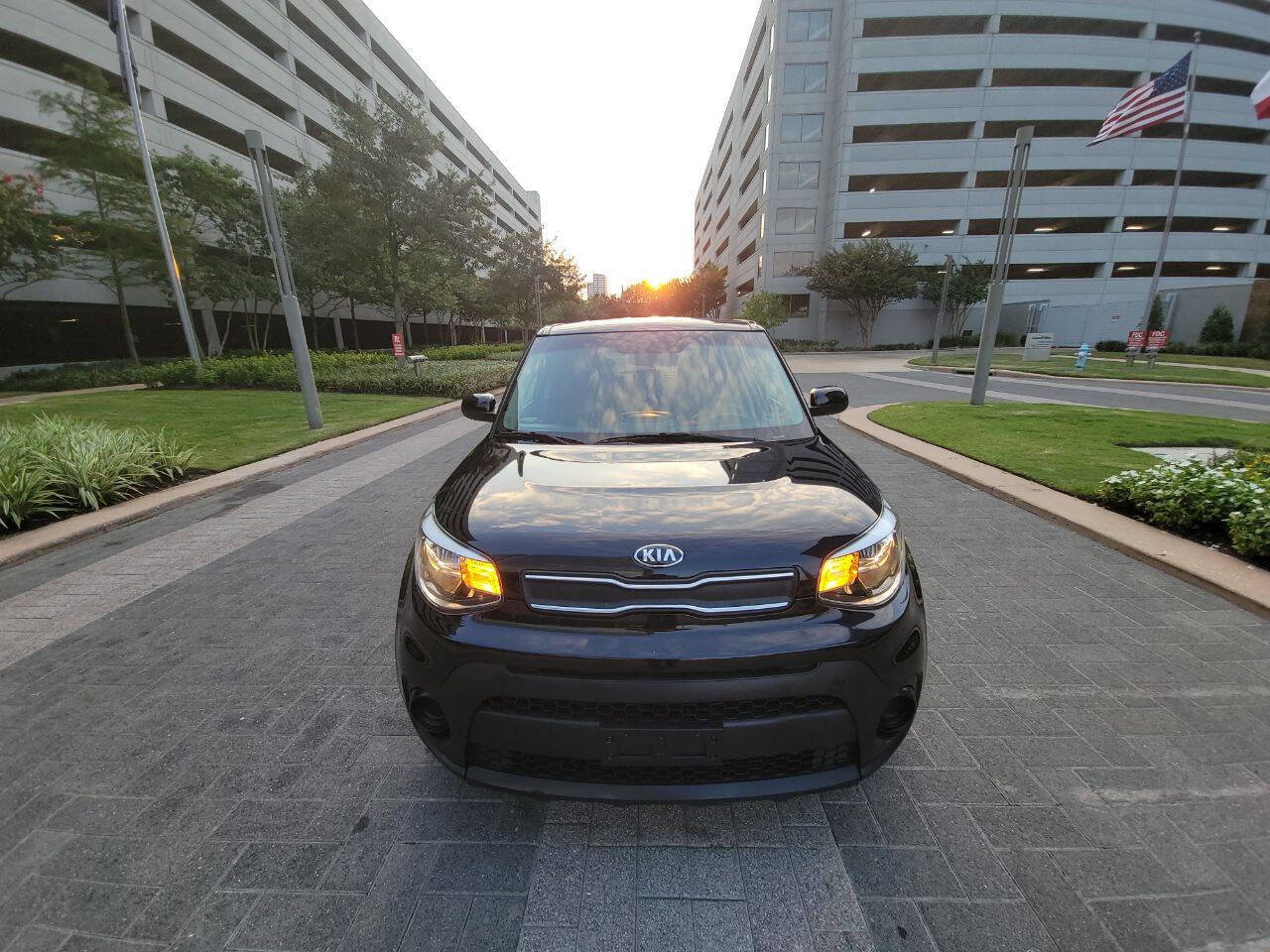 Used 2019 Kia Soul image 2
