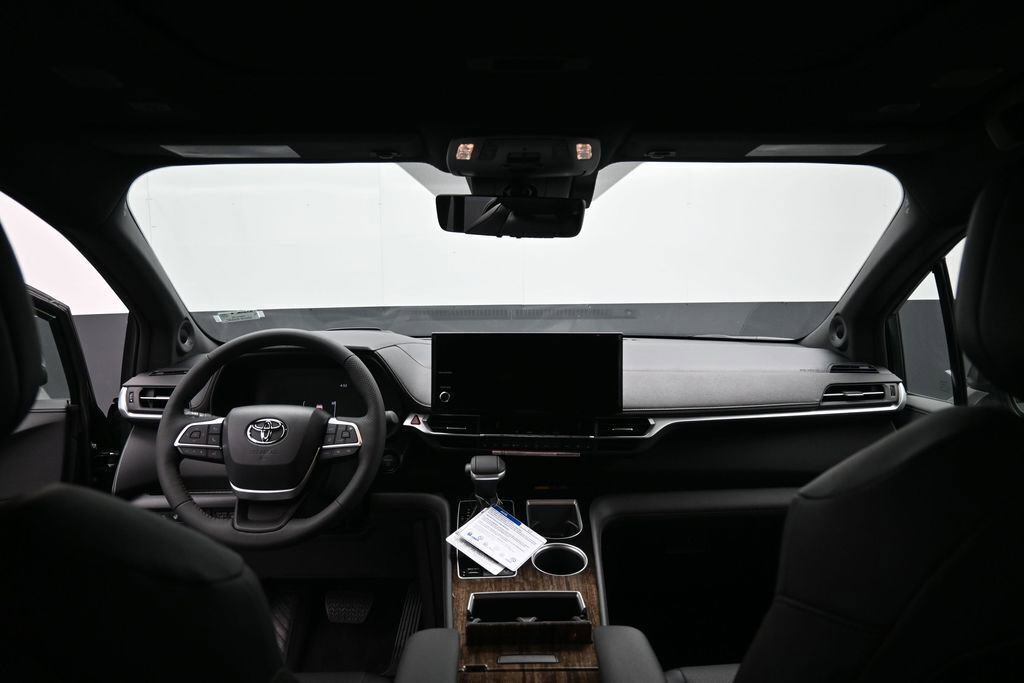 New 2026 Toyota Sienna Platinum AWD/4WD image 10