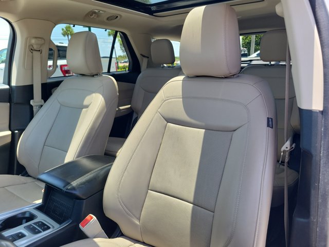 Certified 2023 Ford Explorer Limited w/ Limited Technology Package RWD image 19