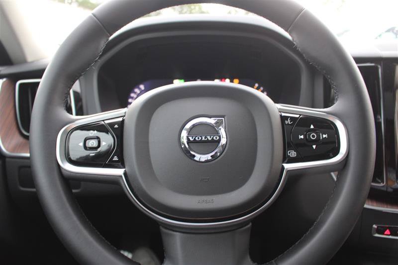 Used 2024 Volvo XC60 B5 Plus w/ Climate Package AWD/4WD image 16