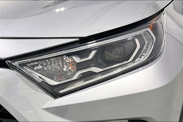 Used 2021 Toyota RAV4 XLE w/ XLE Grade Weather Package image 34
