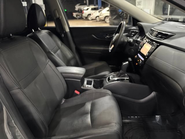 Used 2017 Nissan Rogue SL FWD image 37