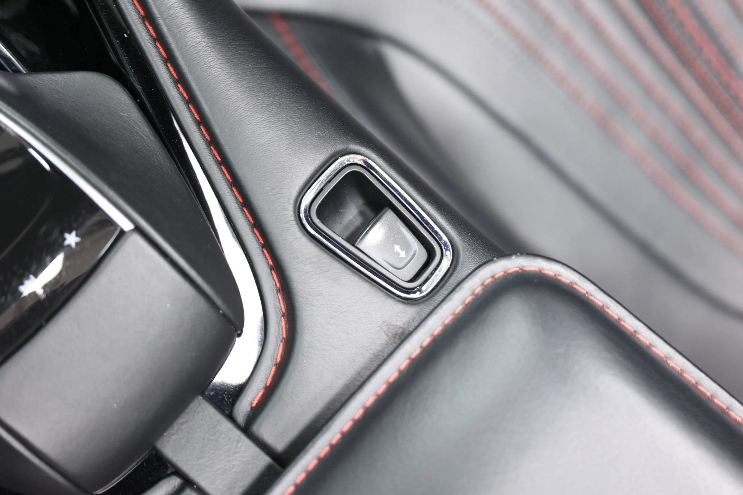 Used 2019 Aston Martin DB11 Volante RWD image 47