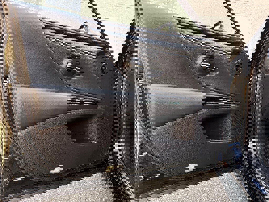 Certified 2025 Lexus ES 300h w/ Premium Package image 28