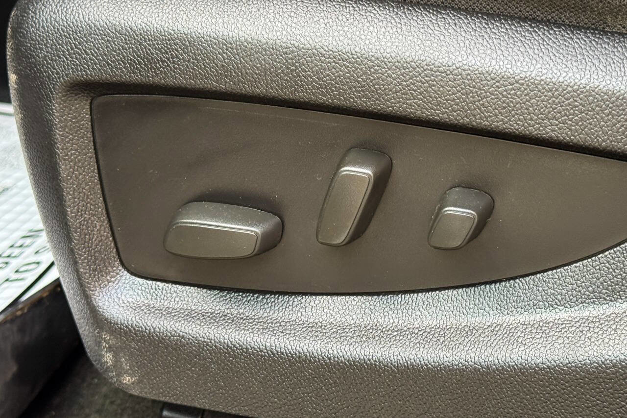 Used 2016 Chevrolet Silverado 2500 LT w/ Midnight Edition image 25