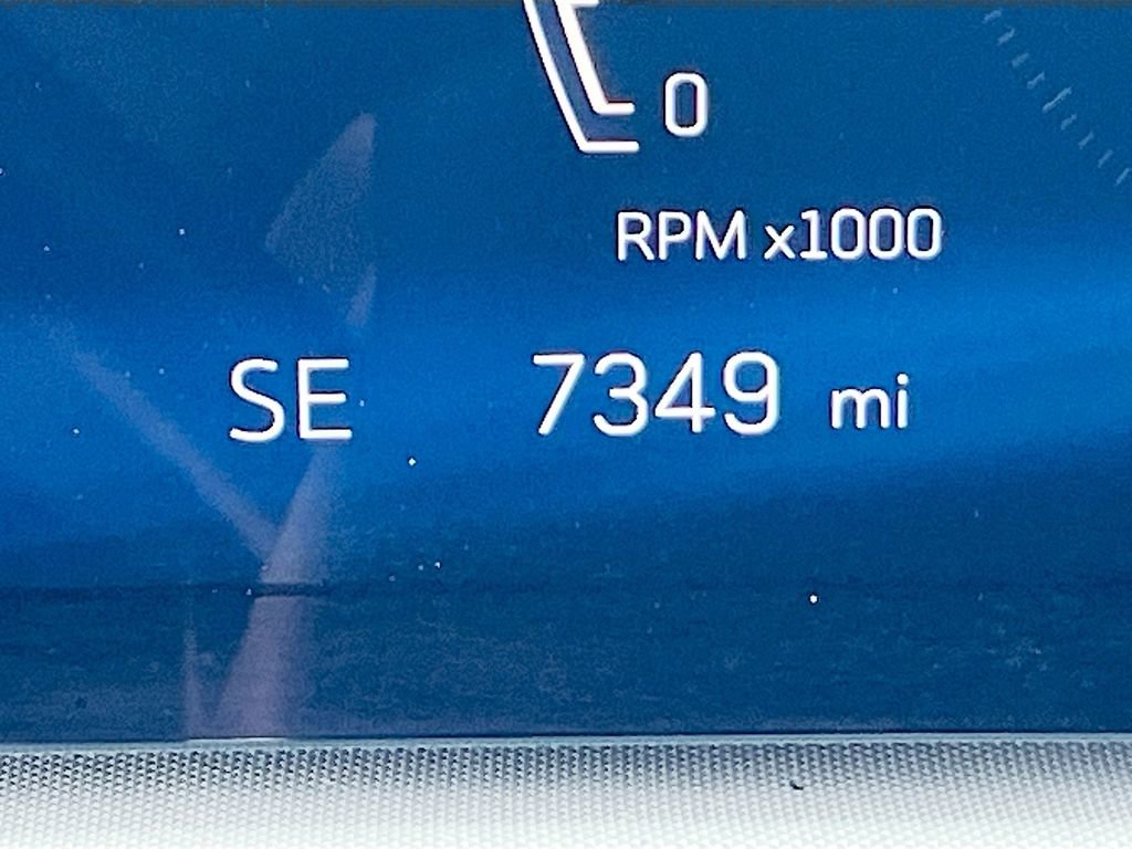 Used 2024 Cadillac XT4 Luxury w/ Cold Weather Package image 12