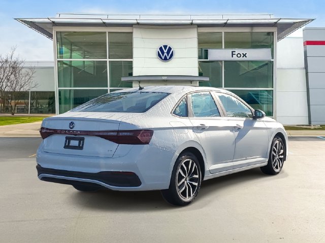 New 2027 Volkswagen Jetta SE FWD image 4