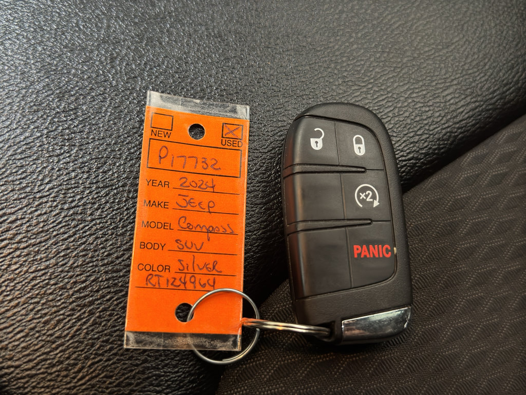 Used 2024 Jeep Compass Latitude AWD/4WD image 38