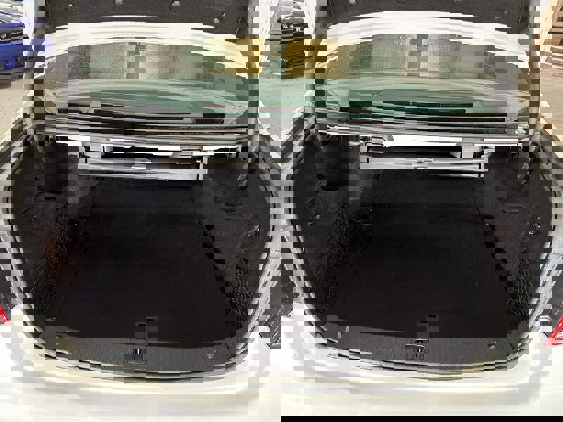 Used 2014 Mercedes-Benz E 350 4MATIC Sedan image 24