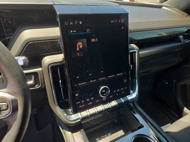 Used 2026 GMC Yukon Elevation w/ Elevation Premium Package AWD/4WD image 12