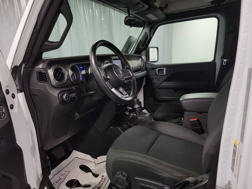 Used 2021 Jeep Gladiator Overland w/ Trailer Tow Package image 12