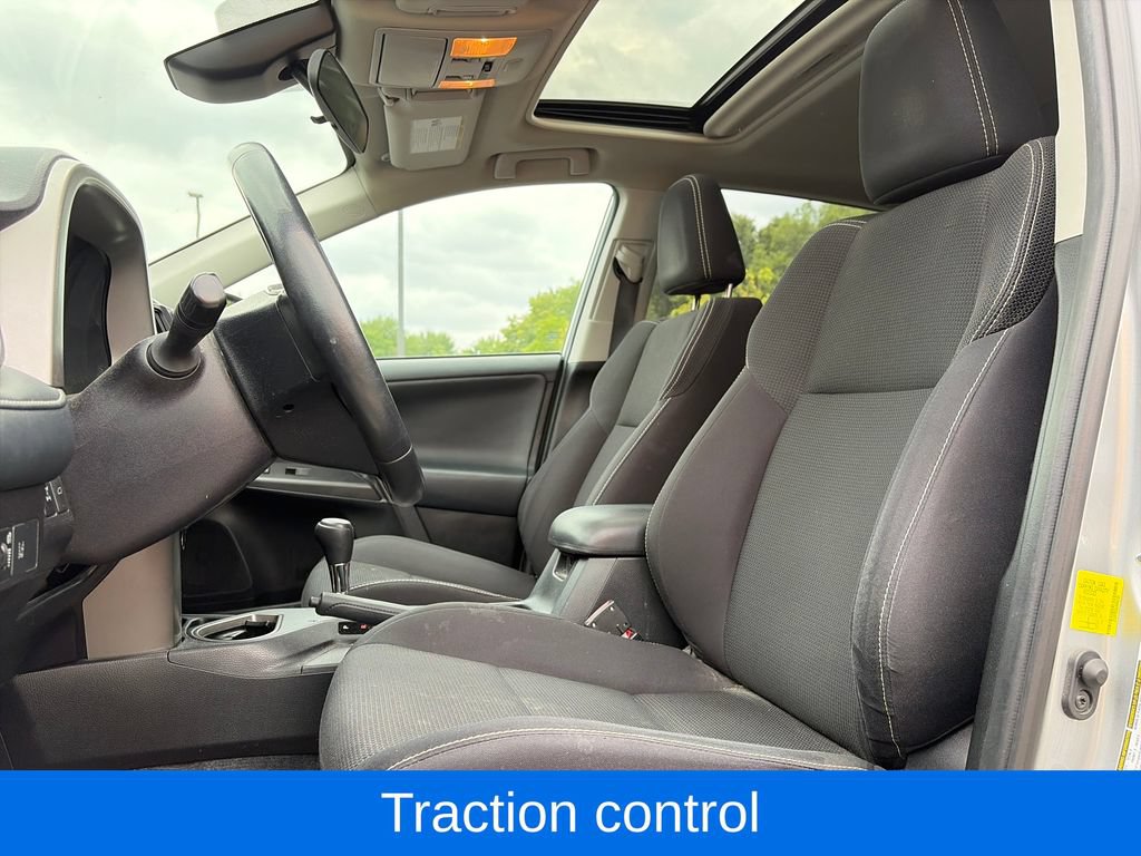 Used 2018 Toyota RAV4 XLE AWD/4WD image 16