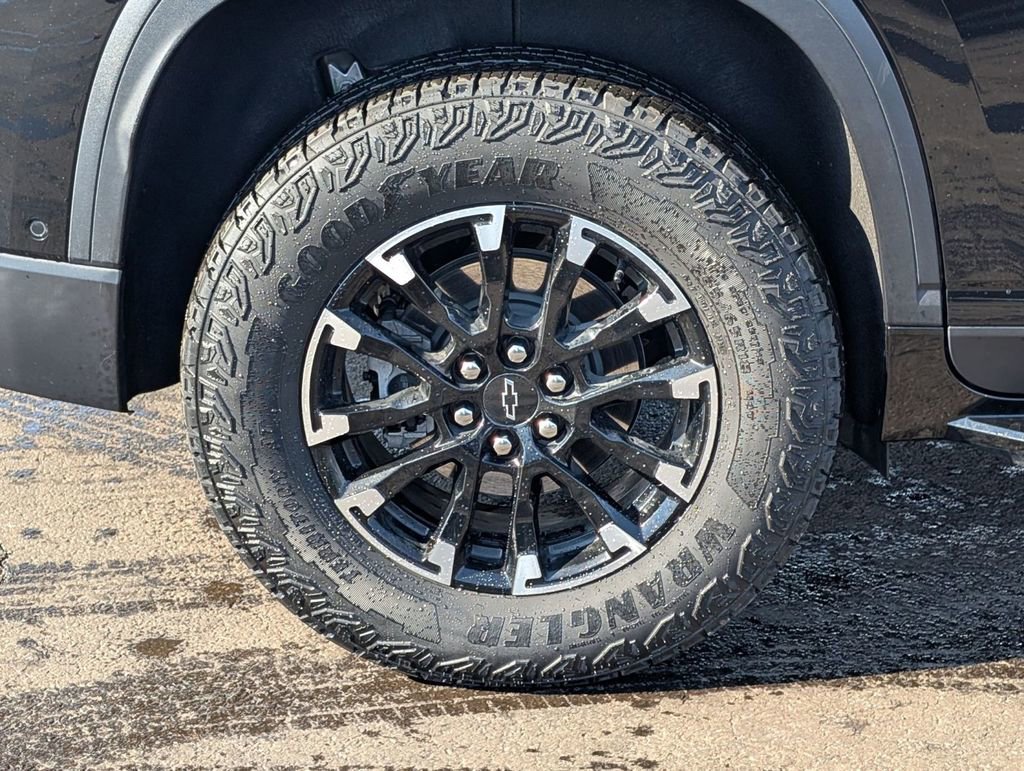 Used 2024 Chevrolet Traverse Z71 w/ Enhanced Driving Package image 12