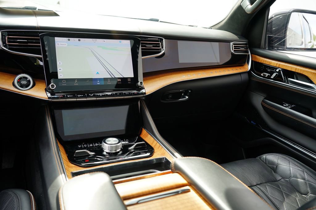 Used 2022 Jeep Grand Wagoneer Series III image 22