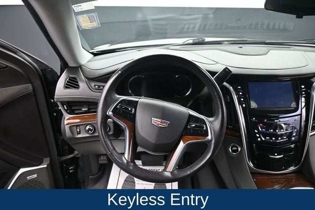 Used 2020 Cadillac Escalade Luxury AWD/4WD image 17