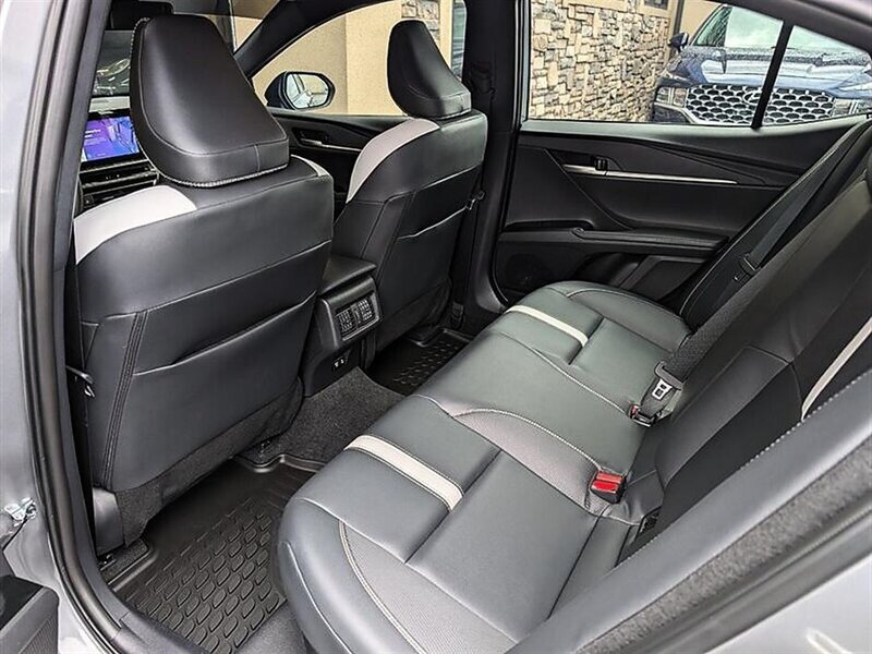 Used 2025 Toyota Camry SE w/ Convenience Package FWD image 26