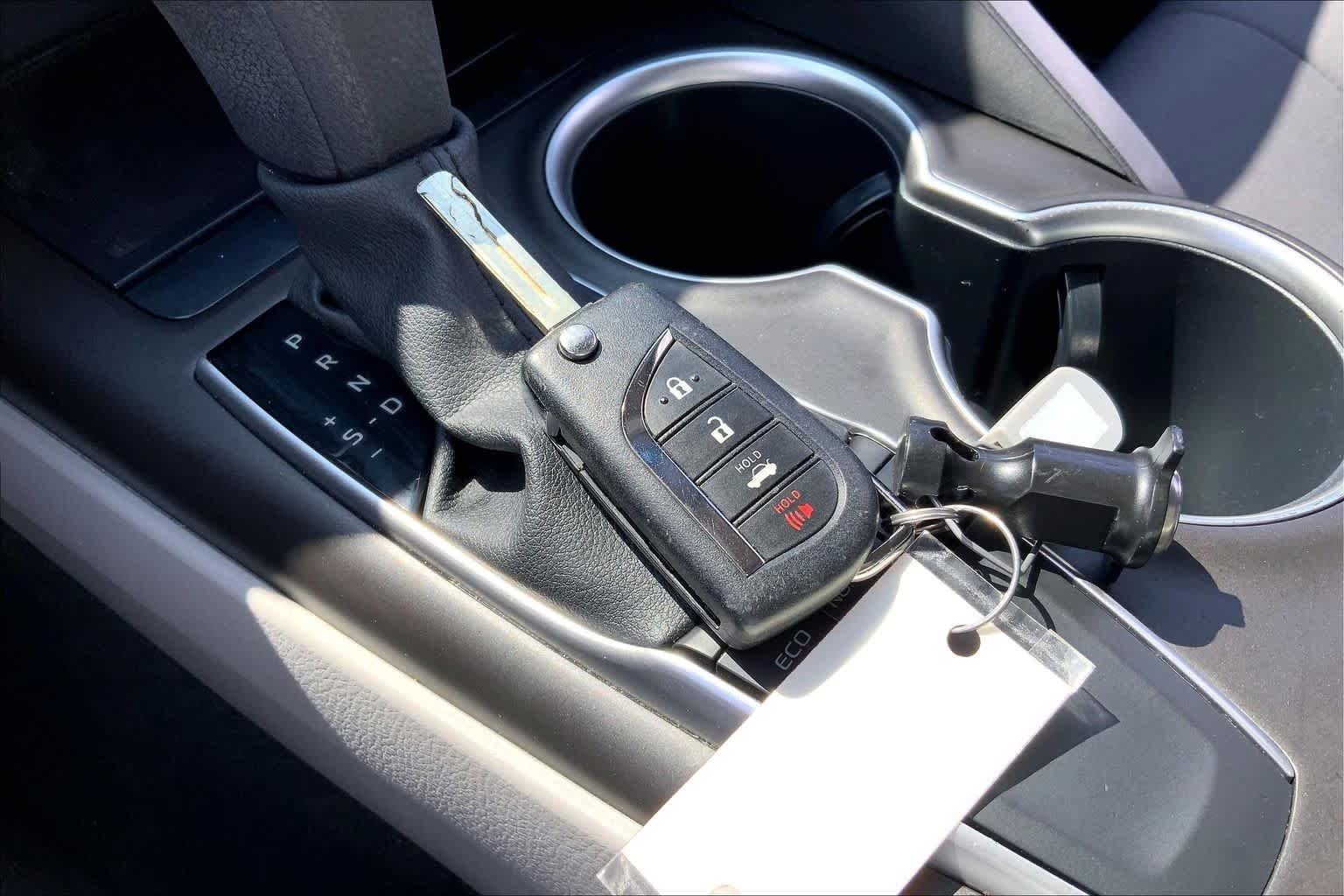 Used 2023 Toyota Camry LE FWD image 13
