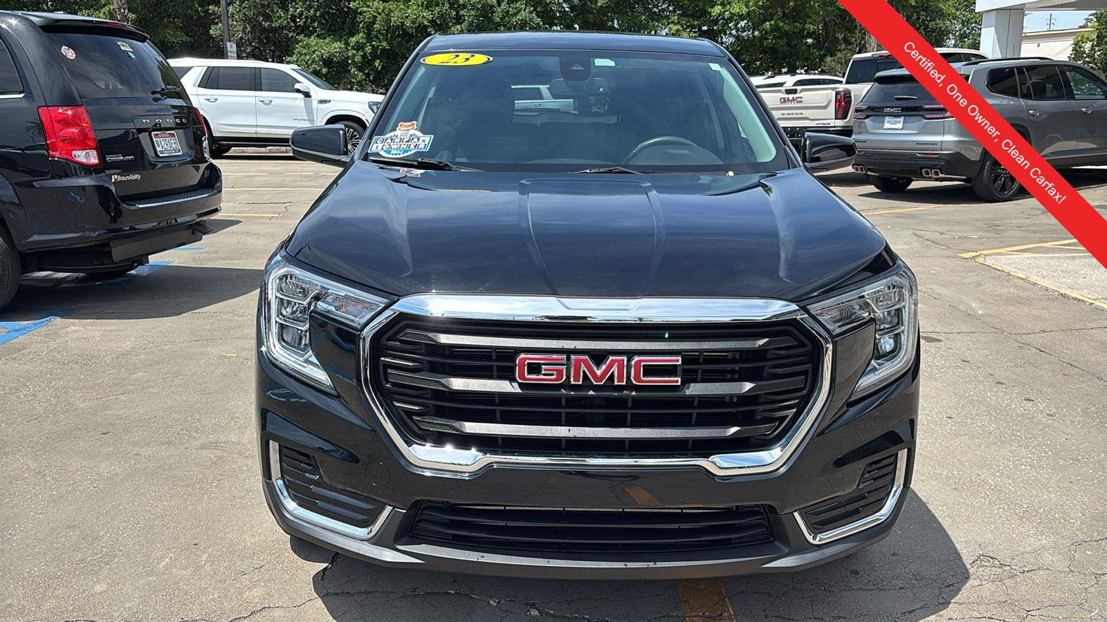 Used 2023 GMC Terrain SLE FWD image 2