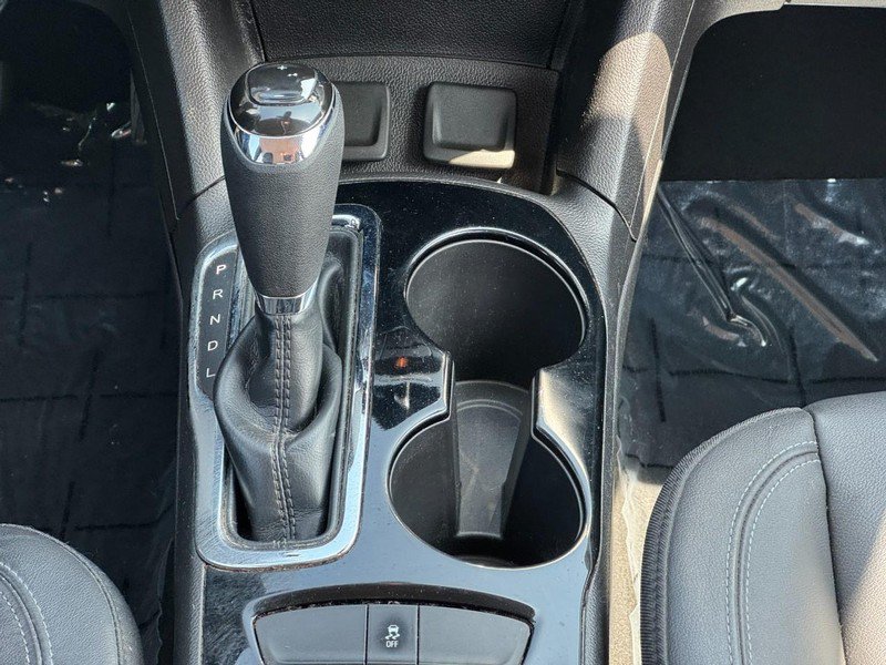 Used 2017 Chevrolet Cruze Premier FWD image 12